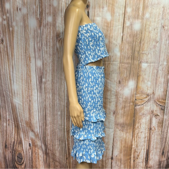 Pink Lily Dainty Daisies Blue Floral Smocked Two Piece Skirt Set - Picture 9 of 12